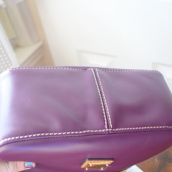 NWT Dooney & Bourke Purple and Tan Wexford leather Crossbody Bag and dust pouch - Picture 6 of 11